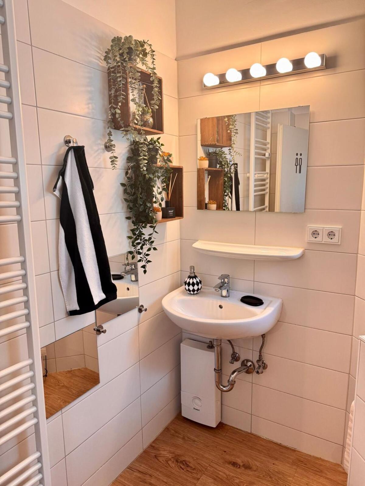 Zentrale Wohnung Direkt Am Hauptbahnhof - Bismarck デュッセルドルフ エクステリア 写真