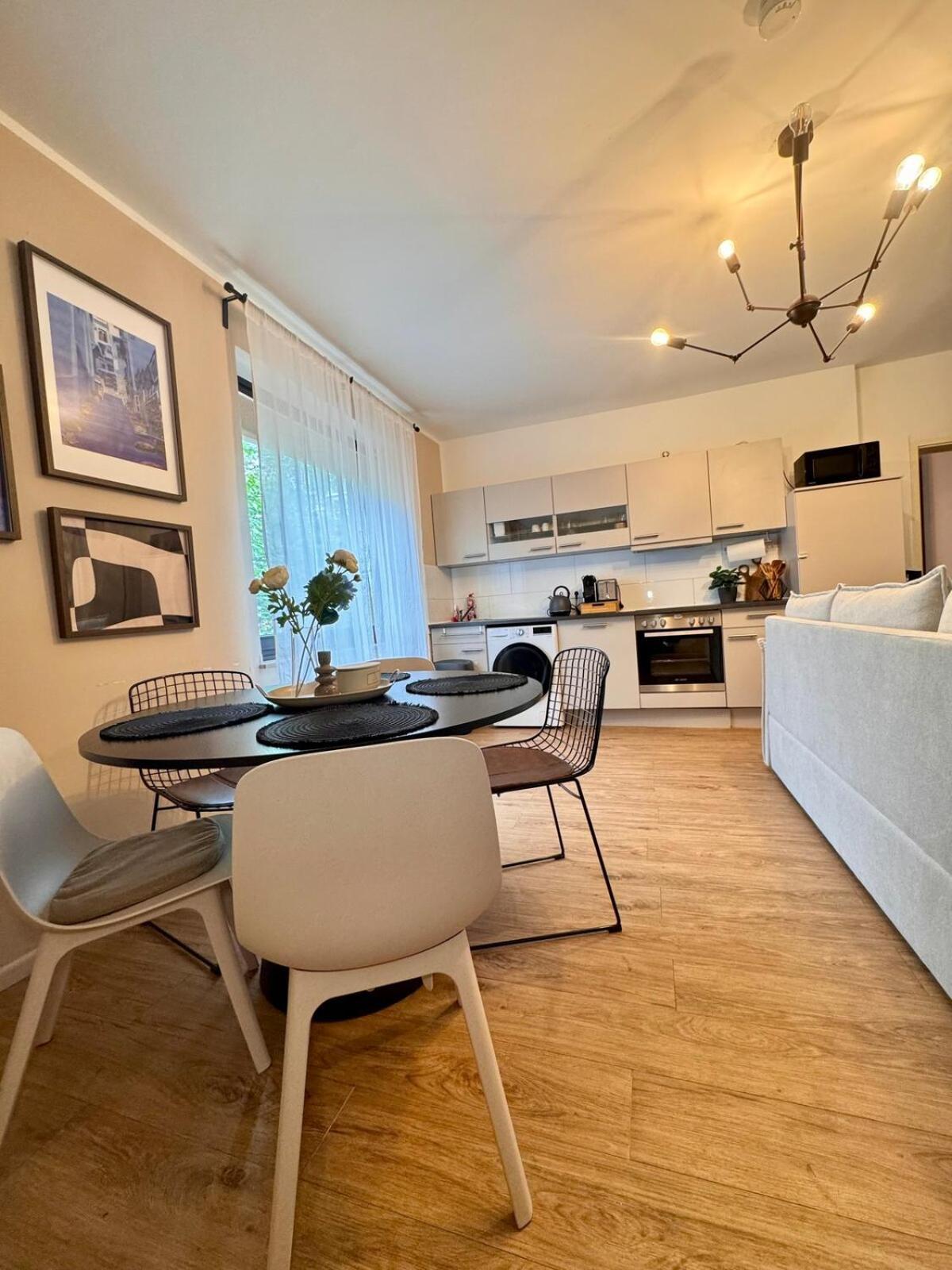 Zentrale Wohnung Direkt Am Hauptbahnhof - Bismarck デュッセルドルフ エクステリア 写真